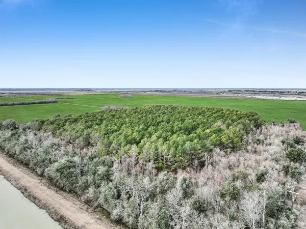 $1,062,500 | 4 Canal Road, Winnie, TX 77665