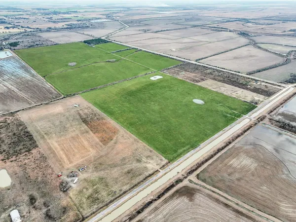 $1,062,500 | 4 Canal Road, Winnie, TX 77665