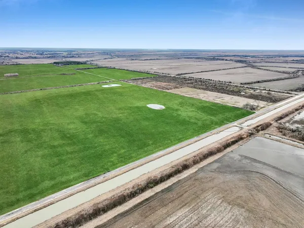 $1,062,500 | 4 Canal Road, Winnie, TX 77665