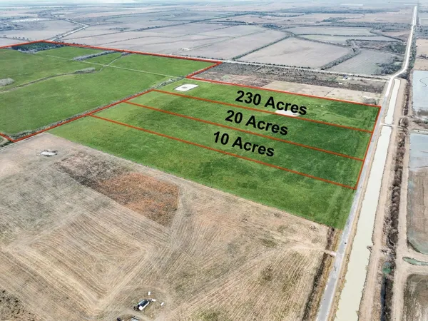 $1,062,500 | 4 Canal Road, Winnie, TX 77665