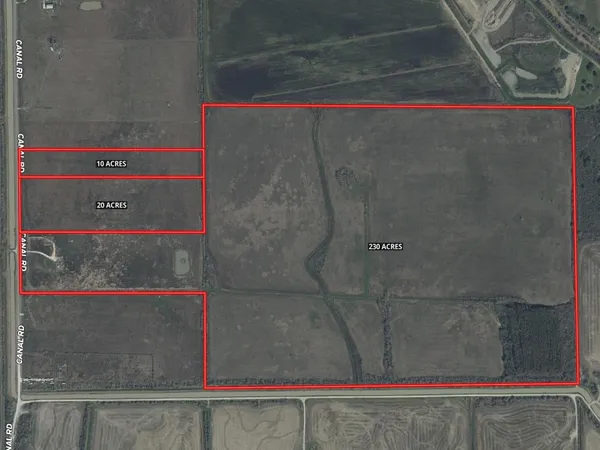 $1,062,500 | 4 Canal Road, Winnie, TX 77665