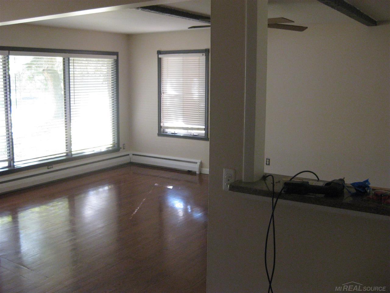 45775 Gable Inn Street Utica, MI 48317 - Photo 6 of 20 31398928-5.JPG