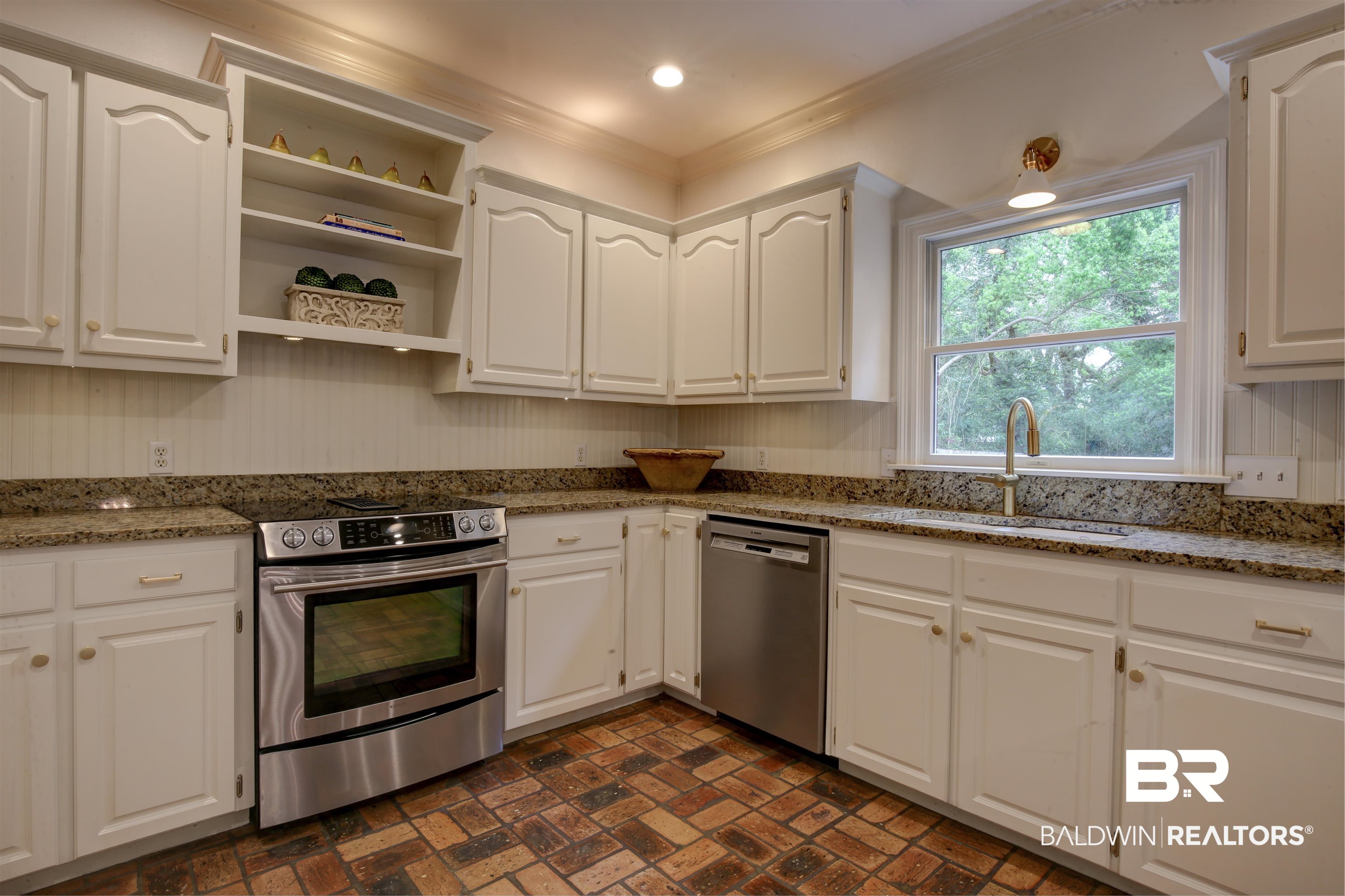 23764 2nd Street Fairhope, AL 36532 - Photo 6 of 38 Kitchen