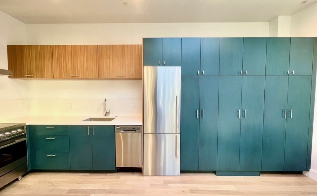 27 Saxton Street, Unit R Boston, MA 02125 - Photo 5 of 13 Gallery Image 5