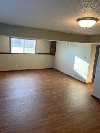 $199,000 | 817 16th Street, Windom, MN 56101