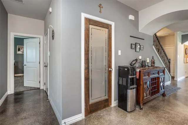 a view of a livingroom with furniture