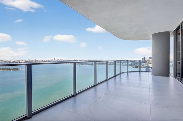 $15,000 | 700 Northeast 24th Street, Unit 2207, Miami, FL 33137