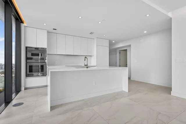 $15,000 | 700 Northeast 24th Street, Unit 2207, Miami, FL 33137