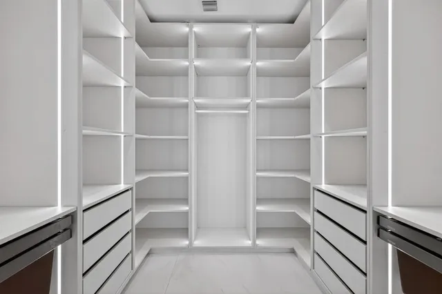 $15,000 | 700 Northeast 24th Street, Unit 2207, Miami, FL 33137