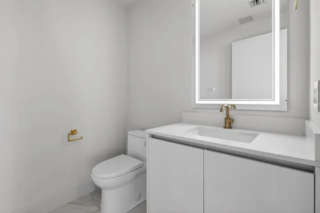 $15,000 | 700 Northeast 24th Street, Unit 2207, Miami, FL 33137