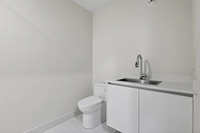 $15,000 | 700 Northeast 24th Street, Unit 2207, Miami, FL 33137