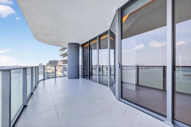 $15,000 | 700 Northeast 24th Street, Unit 2207, Miami, FL 33137