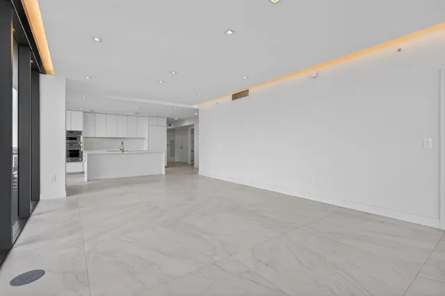 $15,000 | 700 Northeast 24th Street, Unit 2207, Miami, FL 33137