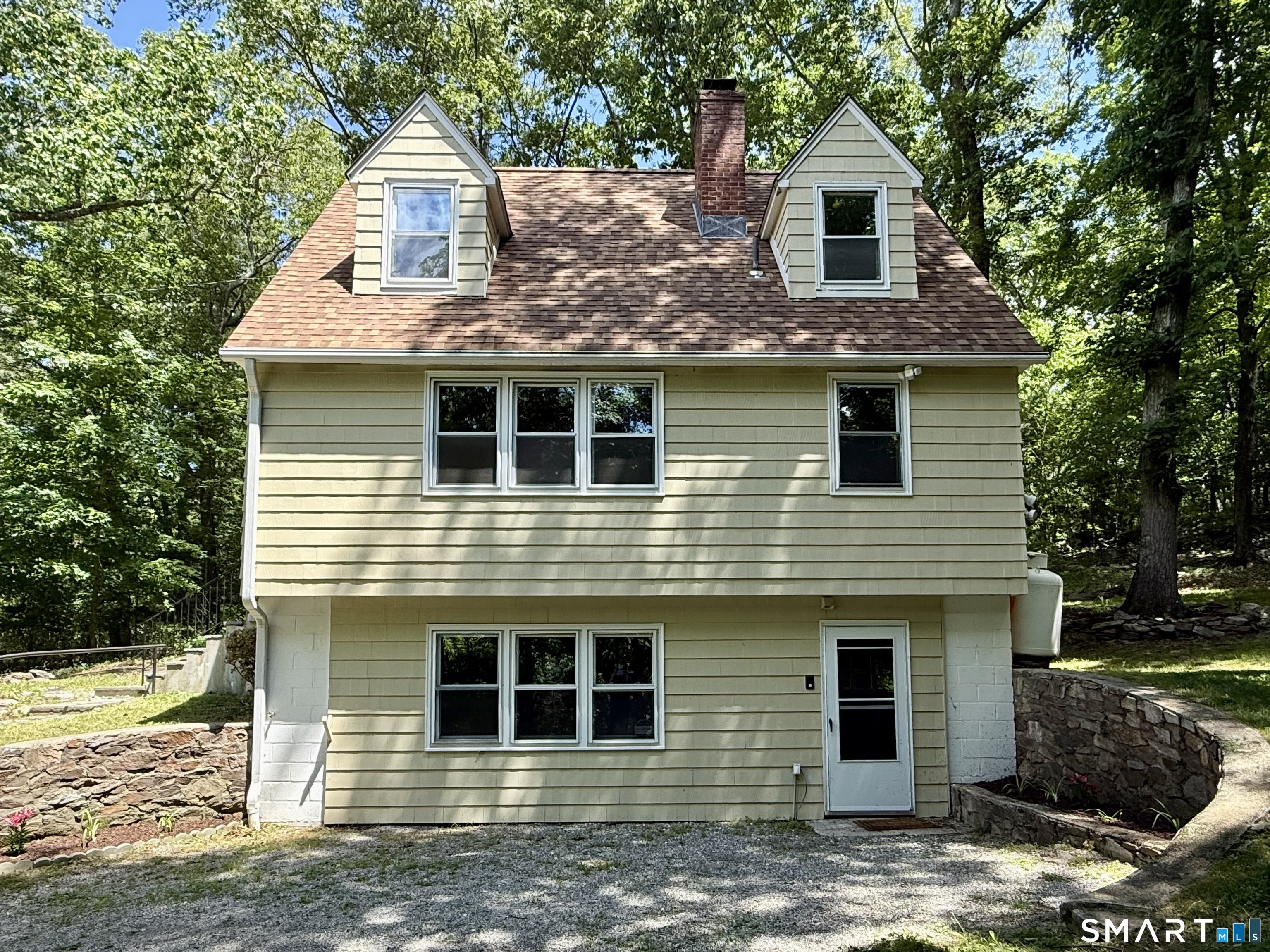 19 Old Town Road Shelton, CT 06484 - Photo 3 of 32