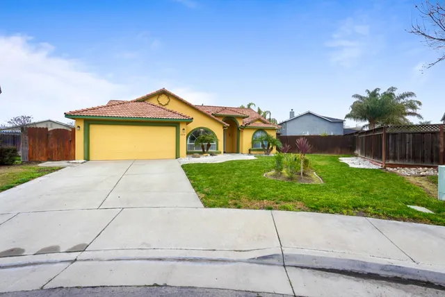 $490,000 | 1874 Hartnell Court, Los Banos, CA 93635
