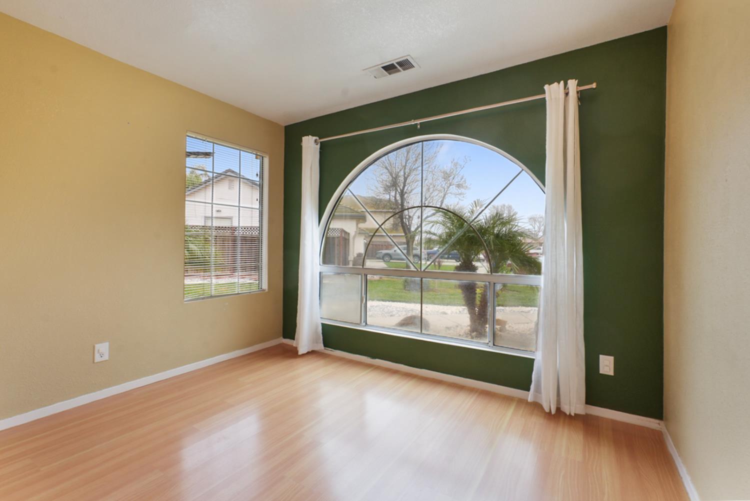 1874 Hartnell Court Los Banos, CA 93635 - Photo 11 of 37