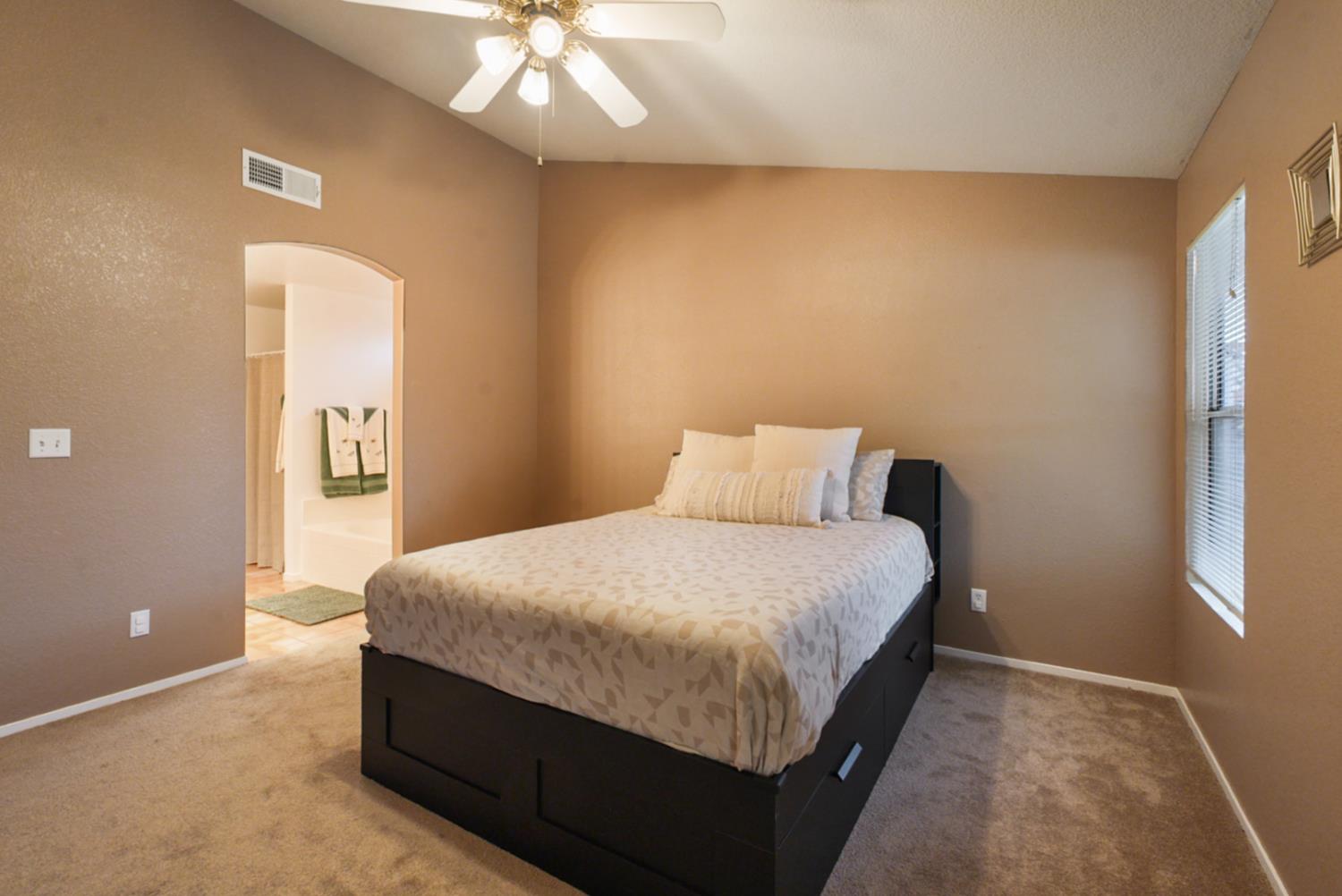 1874 Hartnell Court Los Banos, CA 93635 - Photo 18 of 37