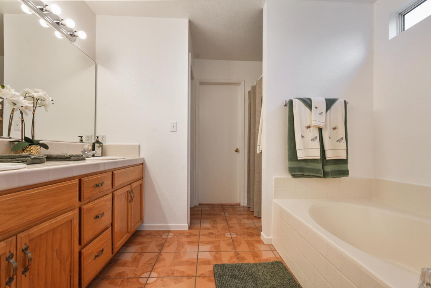 1874 Hartnell Court Los Banos, CA 93635 - Photo 19 of 37