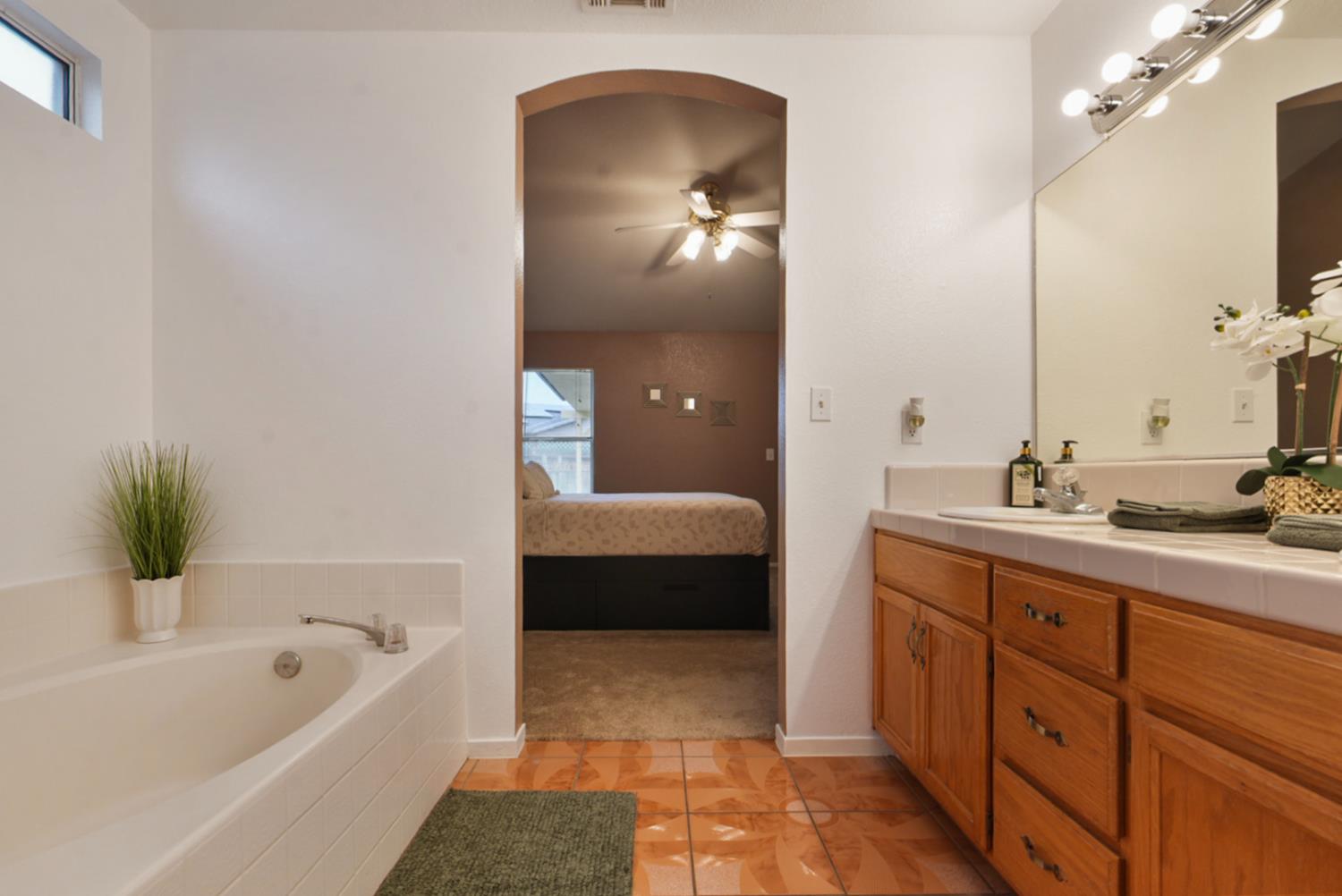 1874 Hartnell Court Los Banos, CA 93635 - Photo 20 of 37