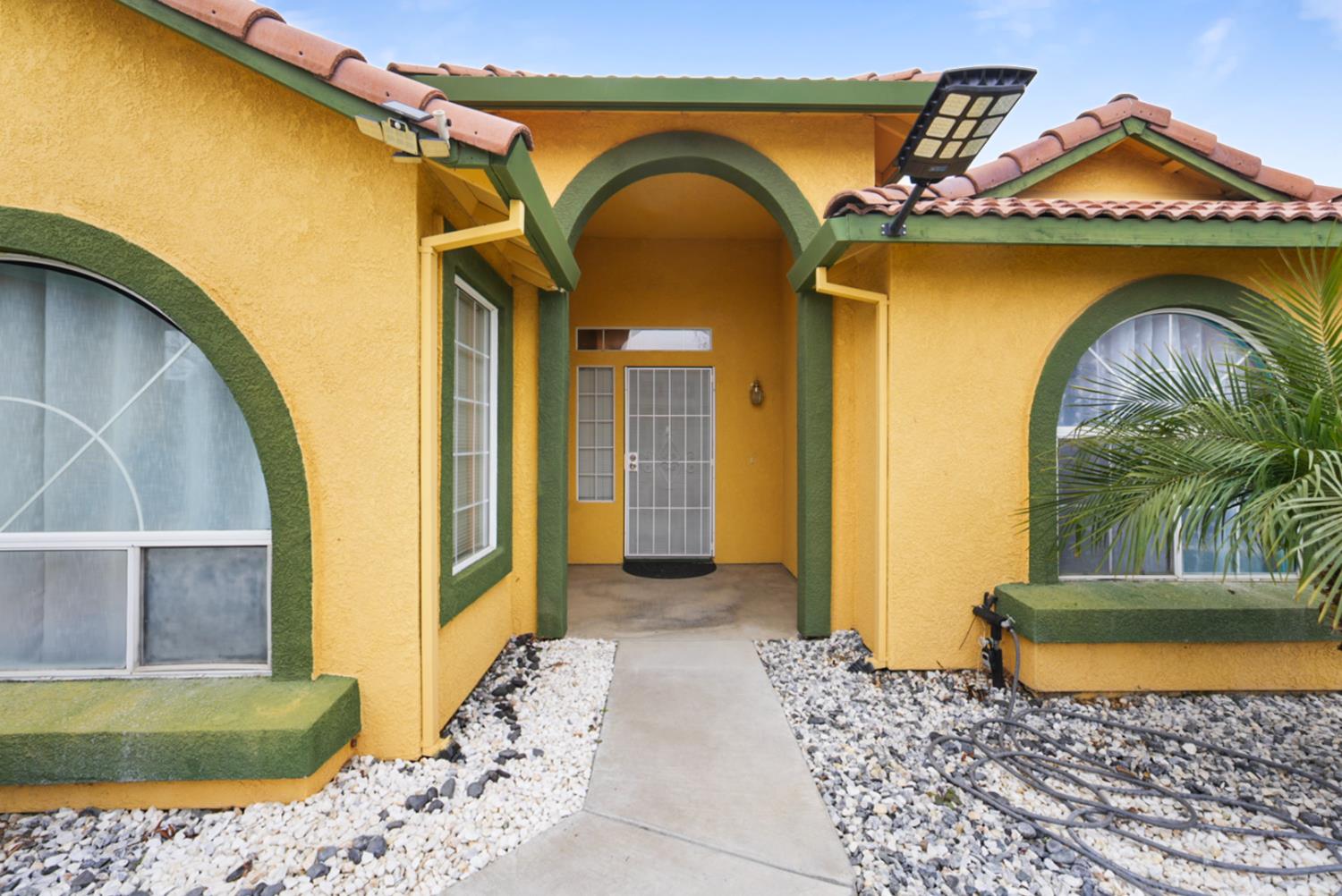 1874 Hartnell Court Los Banos, CA 93635 - Photo 4 of 37