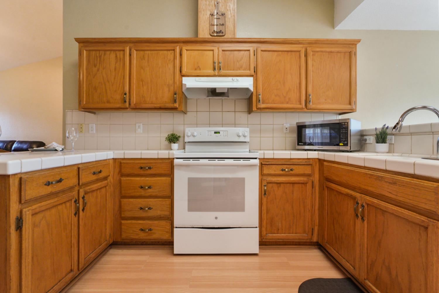 1874 Hartnell Court Los Banos, CA 93635 - Photo 7 of 37