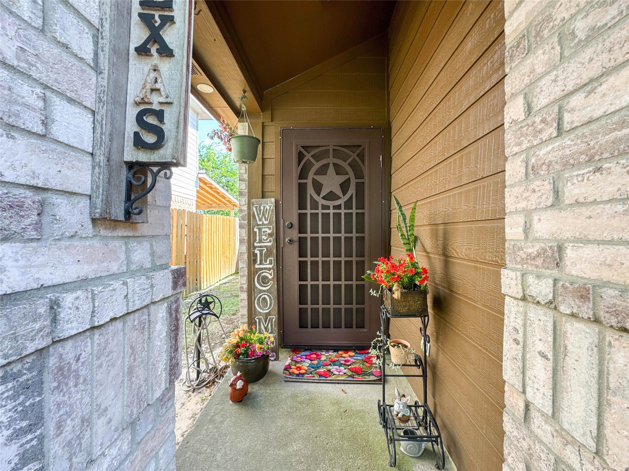 7031 Musclewood Road Baytown, TX 77521 - Photo 4 of 25