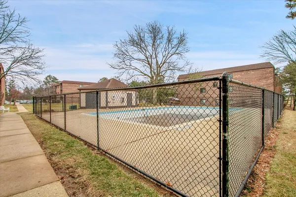 $300,000 | 1002 Castilian Court, Unit 302, Glenview, IL 60025