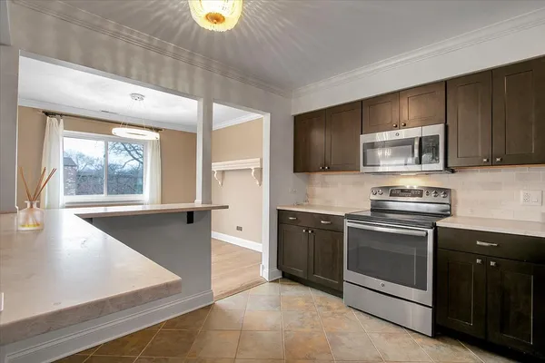 $300,000 | 1002 Castilian Court, Unit 302, Glenview, IL 60025