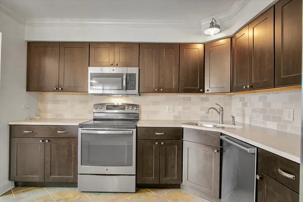 $300,000 | 1002 Castilian Court, Unit 302, Glenview, IL 60025