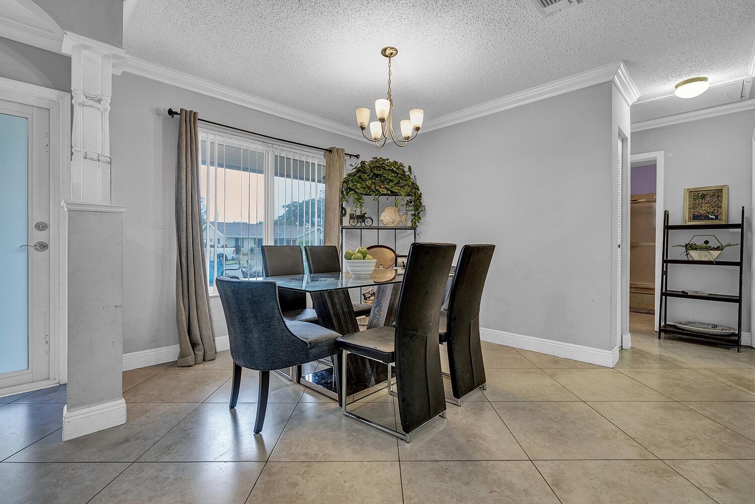 9544 Richmond Circle Boca Raton, FL 33434 - Photo 3 of 29 Dining Area