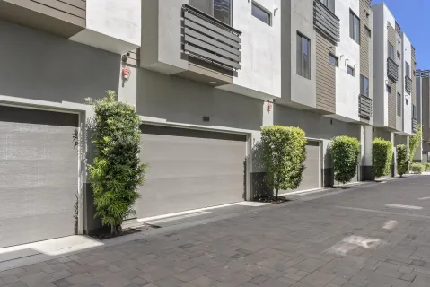 $1,995,000 | 2537 State Street, Carlsbad, CA 92008