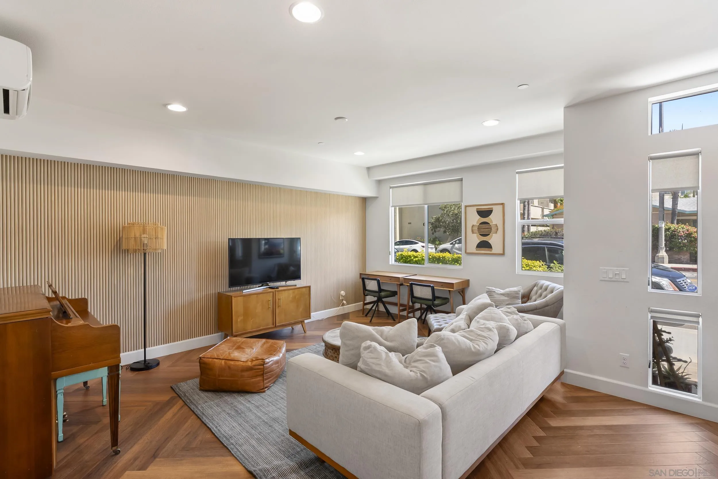 2537 State Street Carlsbad, CA 92008 - Photo 3 of 30