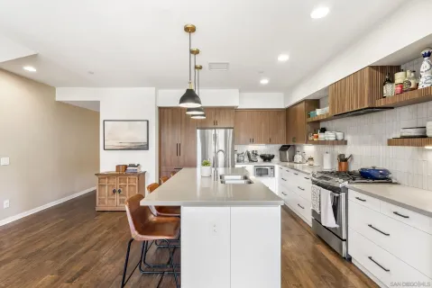 $1,995,000 | 2537 State Street, Carlsbad, CA 92008