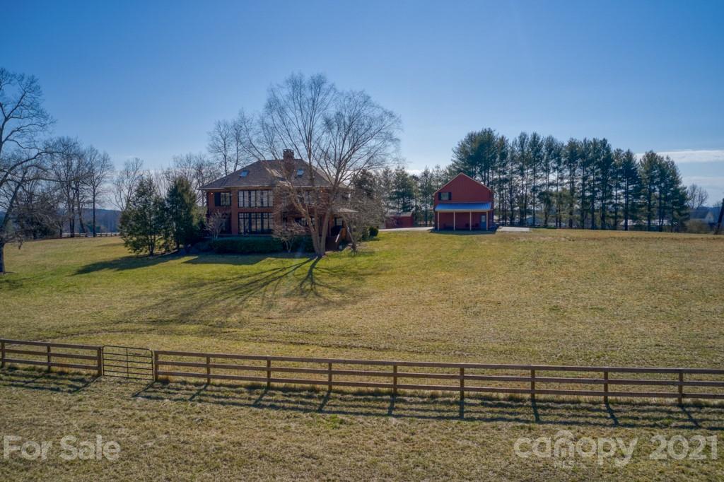 350 South Phillips Road Columbus, NC 28722 - Photo 5 of 47