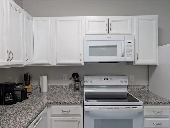 $1,650 | 14524 North Nebraska Avenue, Unit 204, Tampa, FL 33613