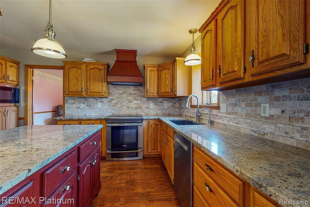 7498 Silver Lake Road Linden, MI 48451 - Photo 19 of 59
