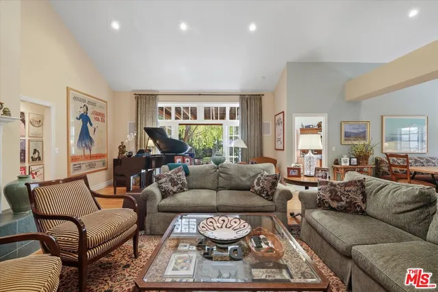 $2,800,000 | 11122 Valley Spring Lane, North Hollywood, CA 91602