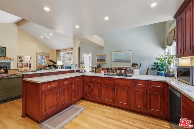 $2,800,000 | 11122 Valley Spring Lane, North Hollywood, CA 91602