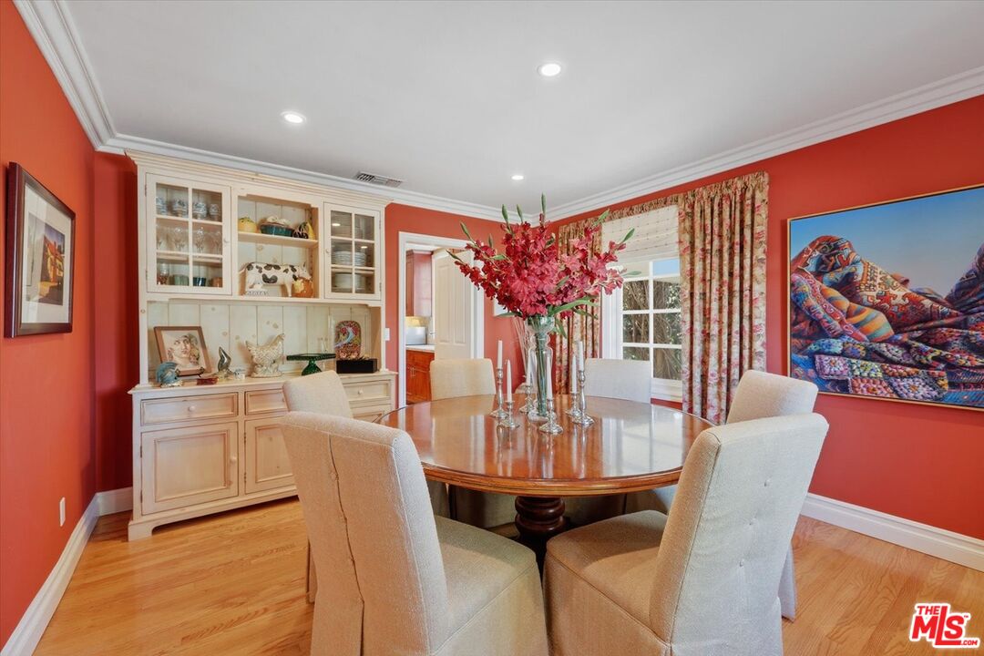 11122 Valley Spring Lane Studio City, CA 91602 - Photo 17 of 48