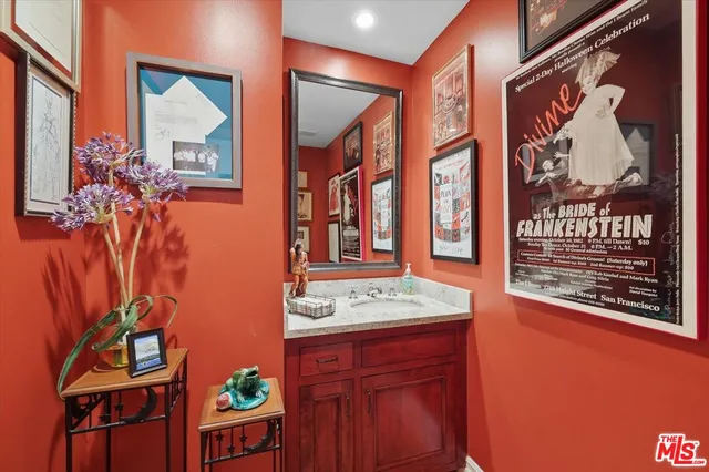 $2,800,000 | 11122 Valley Spring Lane, North Hollywood, CA 91602