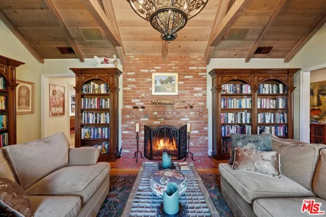 $2,800,000 | 11122 Valley Spring Lane, North Hollywood, CA 91602