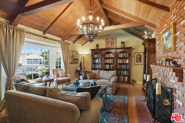 $2,800,000 | 11122 Valley Spring Lane, North Hollywood, CA 91602