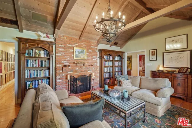 $2,800,000 | 11122 Valley Spring Lane, North Hollywood, CA 91602