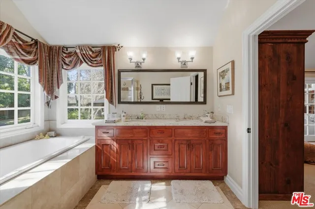 $2,800,000 | 11122 Valley Spring Lane, North Hollywood, CA 91602