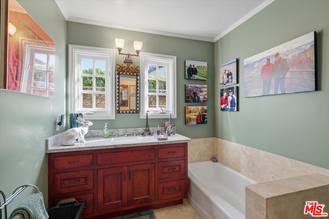 11122 Valley Spring Lane Studio City, CA 91602 - Photo 34 of 48