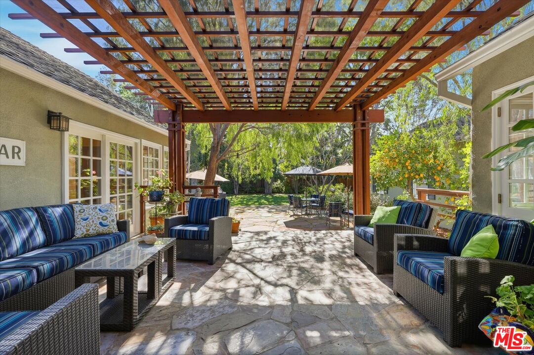 11122 Valley Spring Lane Studio City, CA 91602 - Photo 39 of 48