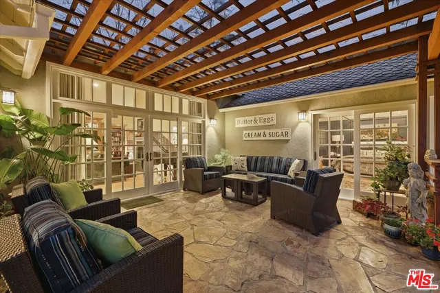 $2,800,000 | 11122 Valley Spring Lane, North Hollywood, CA 91602