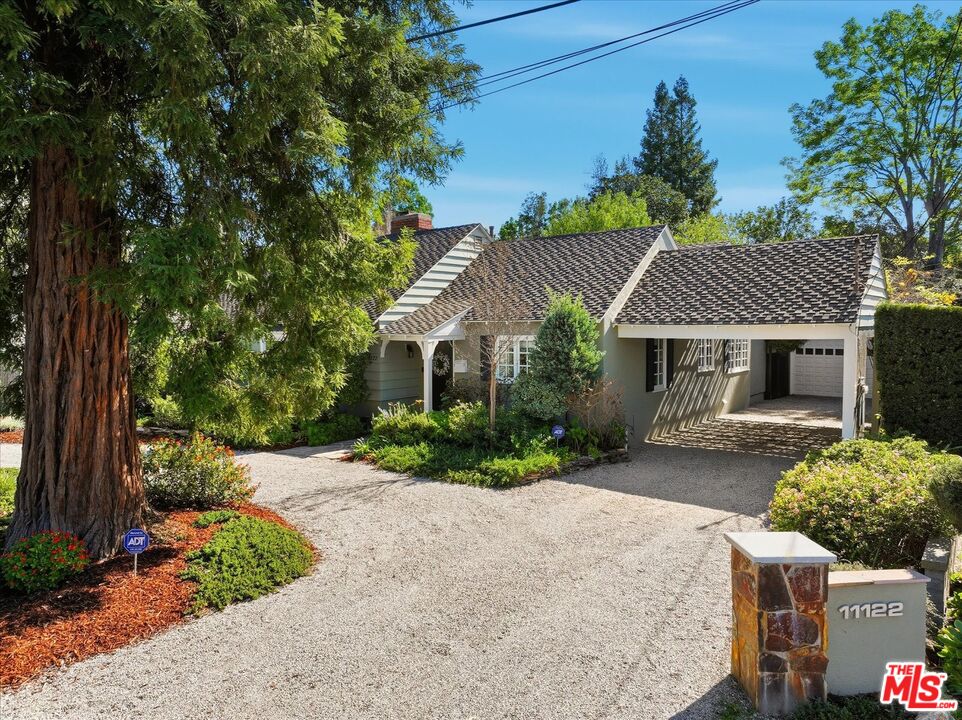 11122 Valley Spring Lane Studio City, CA 91602 - Photo 5 of 48