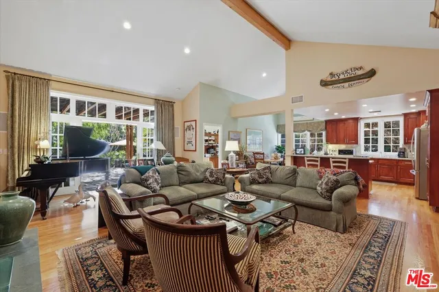 $2,800,000 | 11122 Valley Spring Lane, North Hollywood, CA 91602