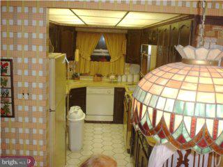 1155 Morefield Road Philadelphia, PA 19115 - Photo 4 of 6